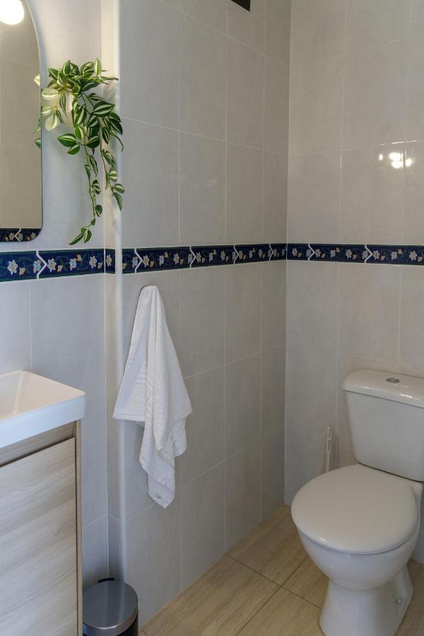 First Line Sea Views With Pool And Free Parking Apartamento *